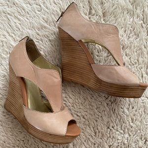 Seychelles cutout wedges